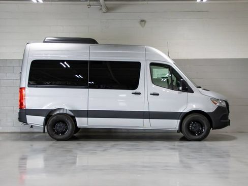 Used 2024 Mercedes-Benz Sprinter 2500 image 2