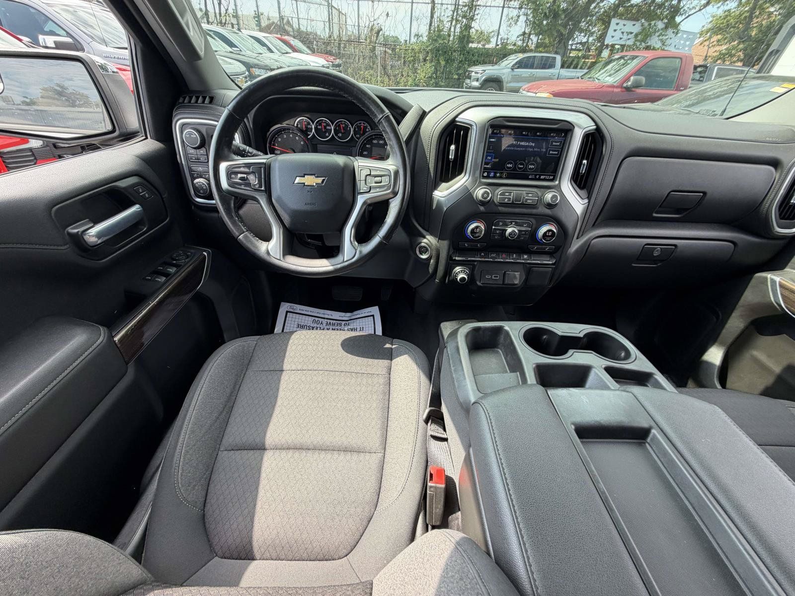Used 2021 Chevrolet Silverado 1500 LT w/ Bed Protection Package AWD/4WD image 13