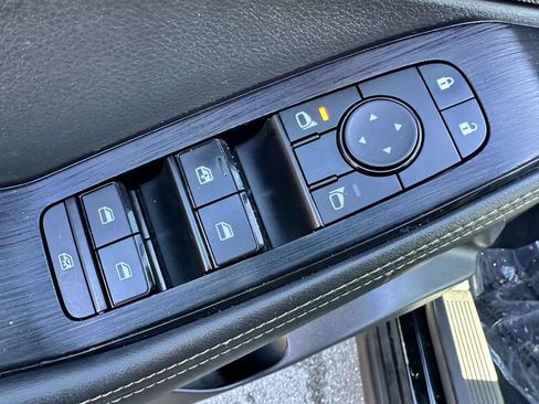 Used 2022 Nissan Rogue S AWD/4WD image 9
