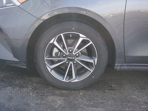 Used 2023 Kia Forte LXS image 6