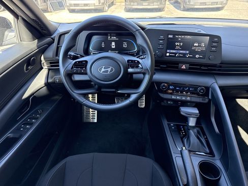 Certified 2025 Hyundai Elantra Sport image 15