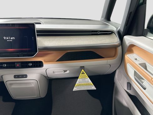 New 2025 Volkswagen ID. Buzz 1st Edition image 24