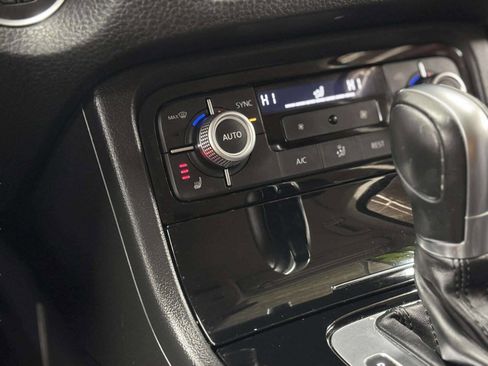 Used 2016 Volkswagen Touareg VR6 image 29