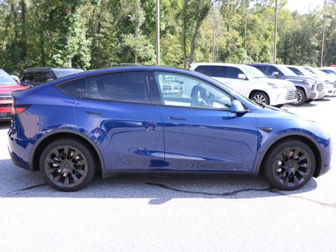 Used 2022 Tesla Model Y Long Range AWD/4WD image 9