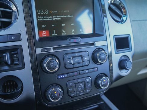 Used 2017 Ford Expedition Limited image 12