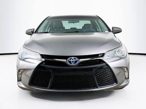 Used 2015 Toyota Camry SE image 2