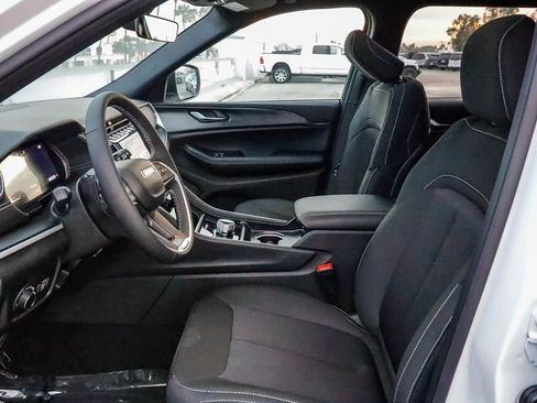 New 2025 Jeep Grand Cherokee L Laredo w/ Luxury Tech Group I image 19