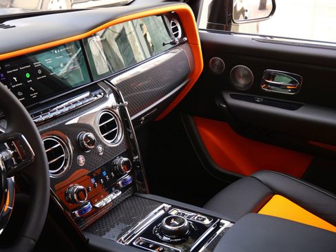 New 2026 Rolls-Royce Cullinan Black Badge AWD/4WD image 25