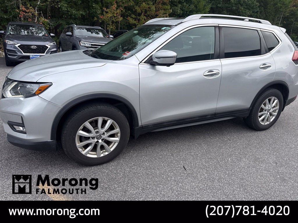 Used 2018 Nissan Rogue SV w/ Sun & Sound Touring Package AWD/4WD image 9