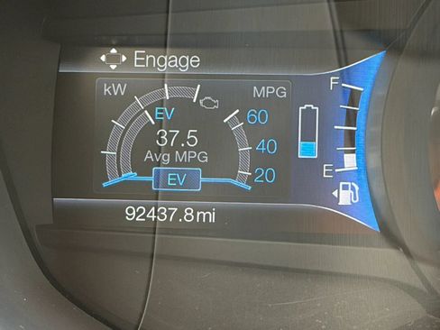 Used 2019 Ford Fusion SE FWD image 28
