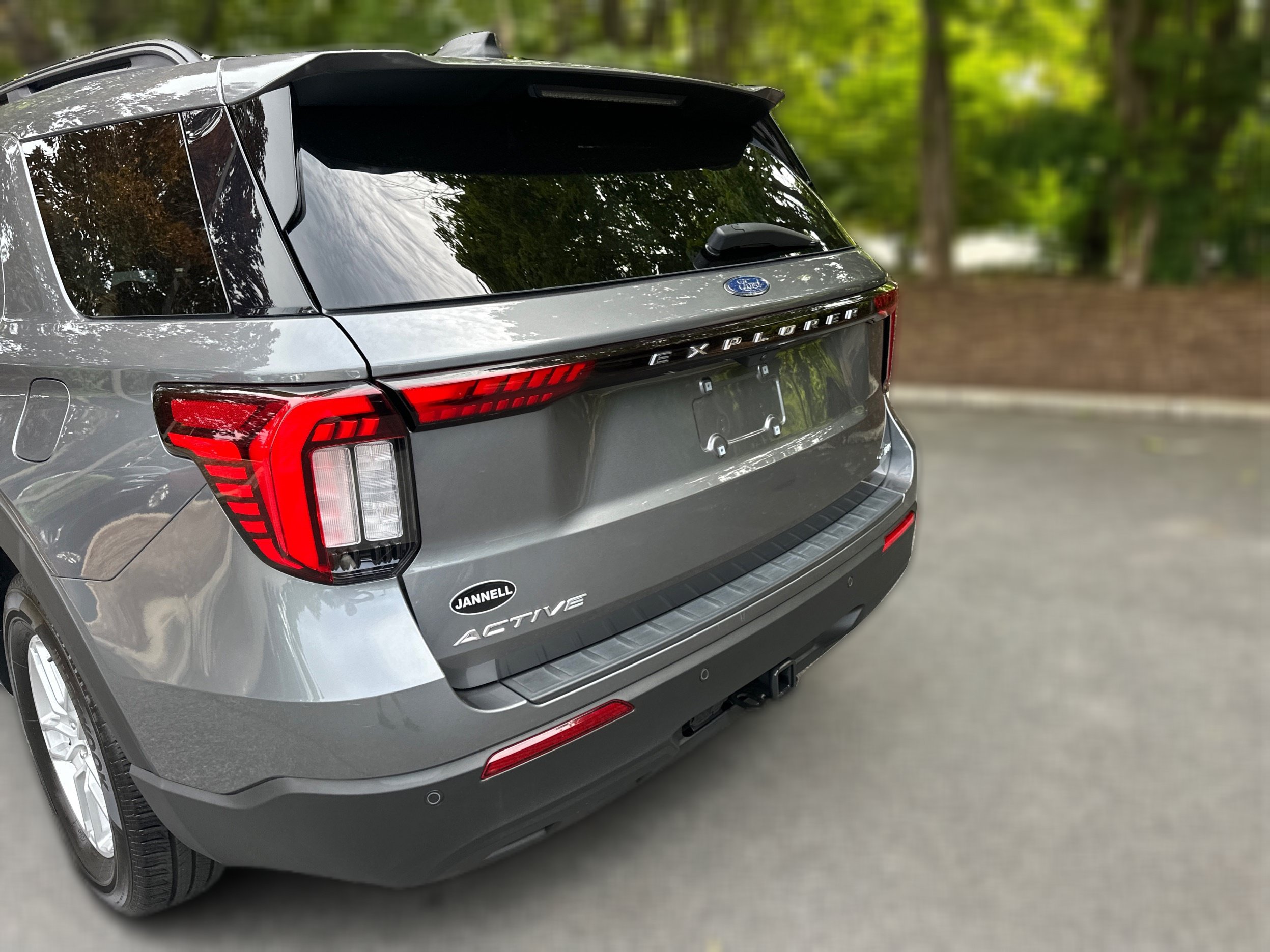 Used 2025 Ford Explorer Active AWD/4WD image 24