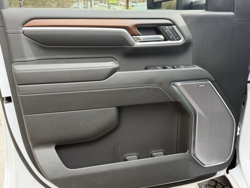 Used 2024 GMC Sierra 2500 Denali w/ Denali Reserve Package image 14