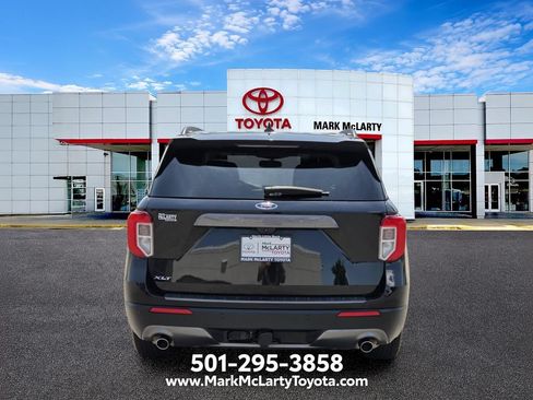 Used 2022 Ford Explorer XLT w/ Equipment Group 202A RWD image 4