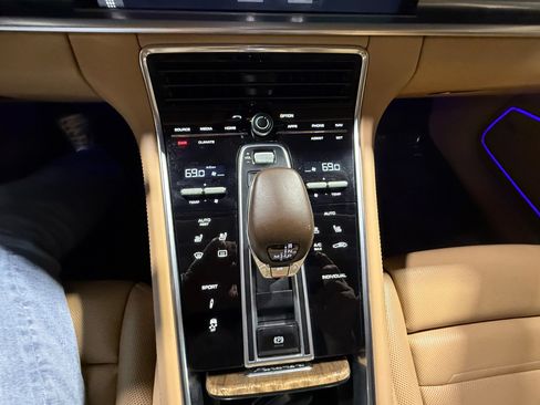 Used 2018 Porsche Panamera Turbo AWD/4WD image 43
