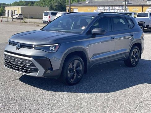 Used 2025 Volkswagen Taos S FWD image 9