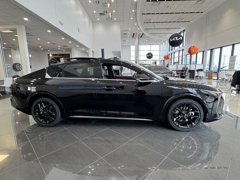 New 2025 Kia K4 GT-Line Turbo image 2