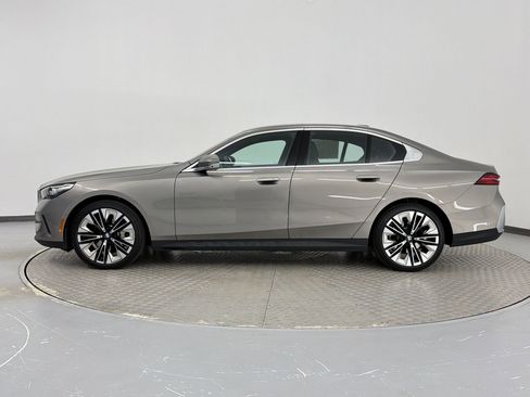 Certified 2026 BMW 530i image 2