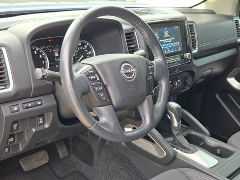 Used 2023 Nissan Frontier SV w/ SV Convenience Package RWD image 10