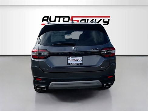 Used 2023 Honda Pilot Elite image 6