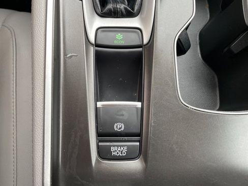 Certified 2018 Honda Accord EX-L image 16