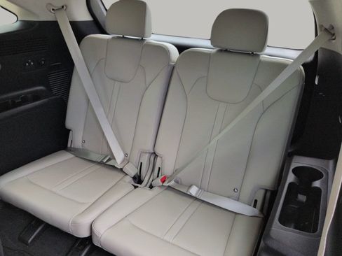 Certified 2025 Kia Sorento S w/ Panoramic Sunroof Package FWD image 18