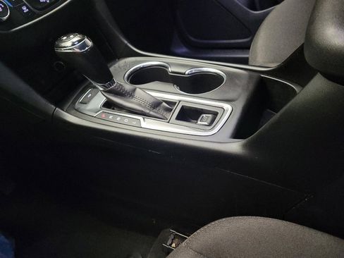 Used 2018 Chevrolet Equinox LT FWD image 26