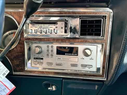 Used 1987 Chrysler Fifth Avenue RWD image 11