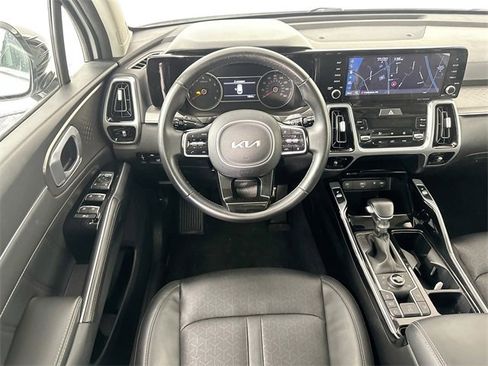 Used 2022 Kia Sorento SX image 11