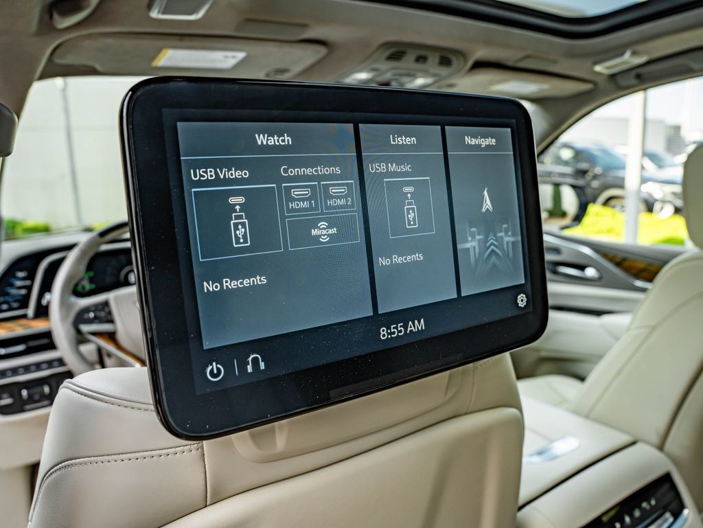Used 2021 Cadillac Escalade Premium Luxury Platinum w/ Heavy-Duty Trailer Package AWD/4WD image 39