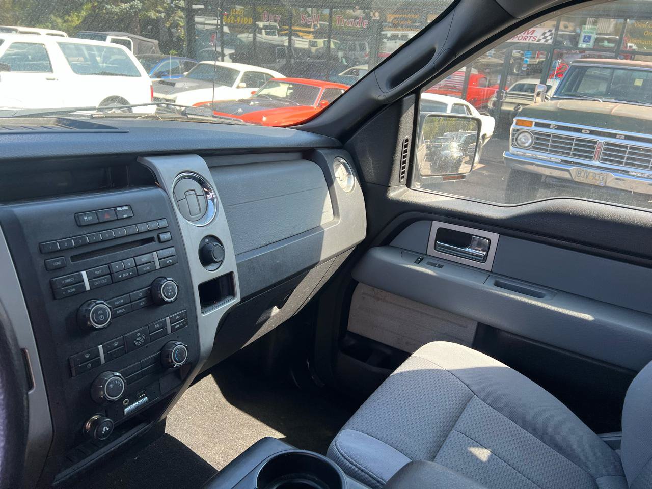Used 2011 Ford F150 XLT w/ XLT Convenience Pkg AWD/4WD image 9