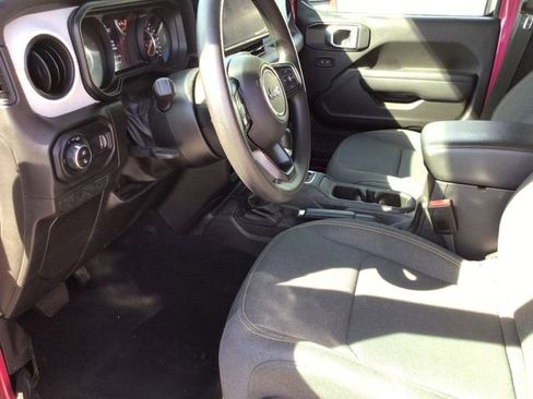 Used 2024 Jeep Gladiator Sport AWD/4WD image 22