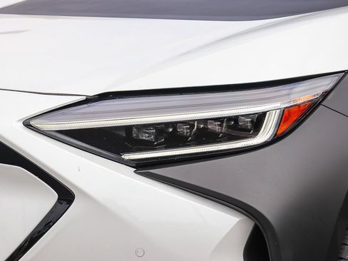 Certified 2023 Subaru Solterra AWD image 10