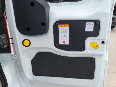 Used 2023 Ford Transit Connect XLT FWD image 13