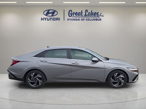 Used 2024 Hyundai Elantra SEL w/ Convenience Package FWD image 6
