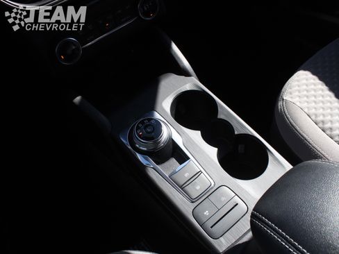 Used 2020 Ford Escape SE image 19