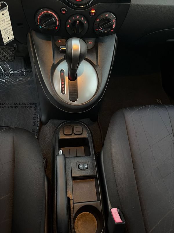 Used 2014 MAZDA MAZDA2 Sport FWD image 20