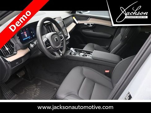 New 2025 Volvo XC90 B6 Core w/ Protection Package image 17