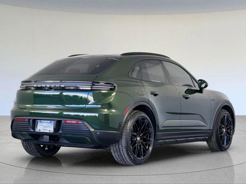 Used 2025 Porsche Macan 4S Electric image 8