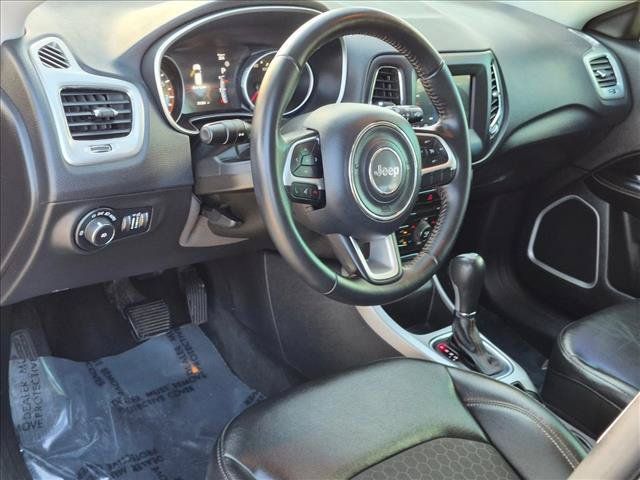 Used 2020 Jeep Compass Latitude w/ Popular Equipment Group FWD image 9