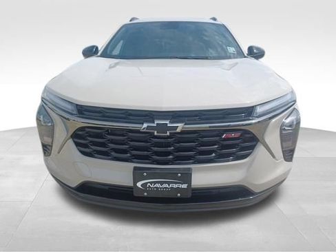 New 2026 Chevrolet Trax RS w/ Sunroof Package FWD image 2