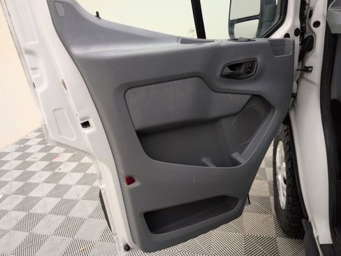Used 2018 Ford Transit 350 XLT image 32