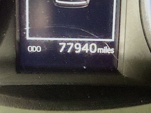 Used 2018 Toyota Highlander XLE image 16