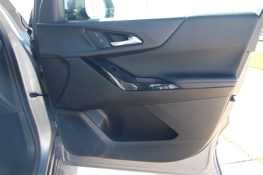 Used 2026 Chevrolet Equinox LT AWD/4WD image 38