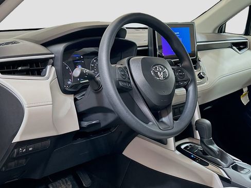 New 2025 Toyota Corolla Cross L FWD image 9
