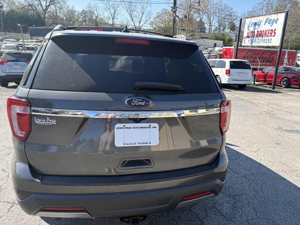 Used 2019 Ford Explorer XLT w/ Equipment Group 202A FWD image 4