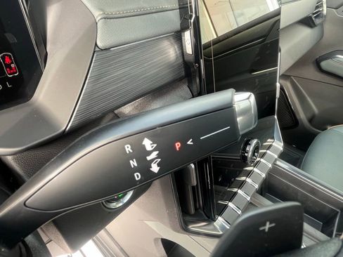 Used 2026 GMC Acadia AT4 w/ Super Cruise Package image 56