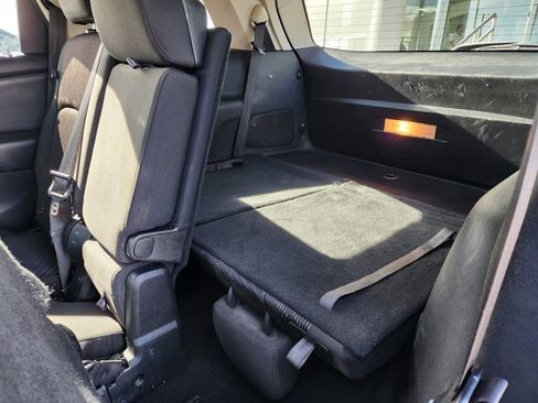 Used 2017 Dodge Journey SE w/ Flexible Seating Group image 12