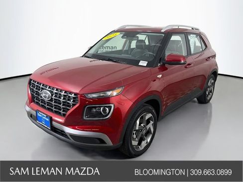Used 2024 Hyundai Venue Limited FWD image 3