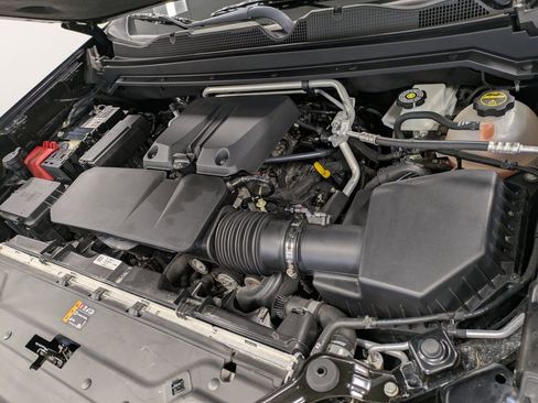 Used 2024 GMC Canyon Elevation image 30