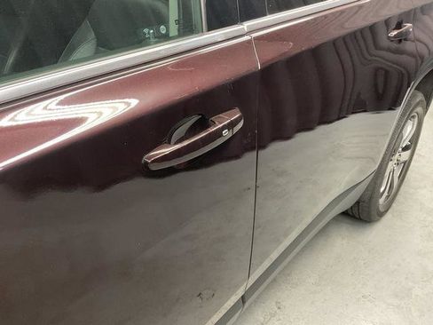 Used 2021 Chevrolet Traverse LT w/ LT Premium Package image 4